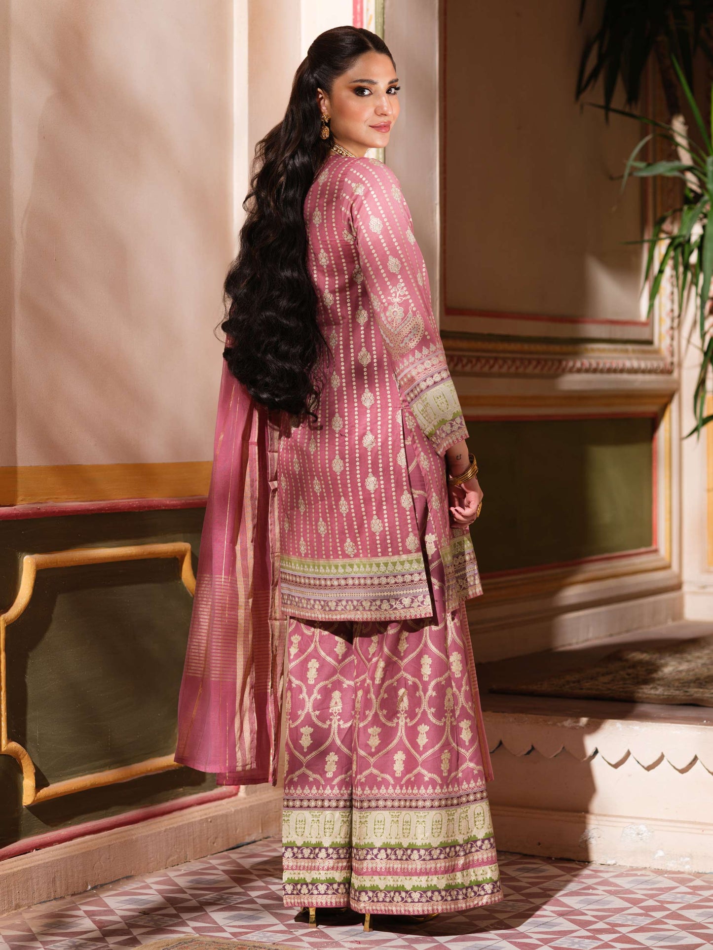 3 Piece Lawn Suit-Embroidered (Pret)
