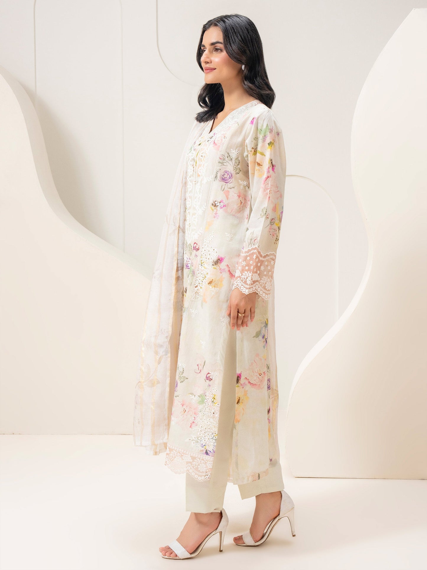 3 Piece Lawn Suit-Embroidered (Pret)