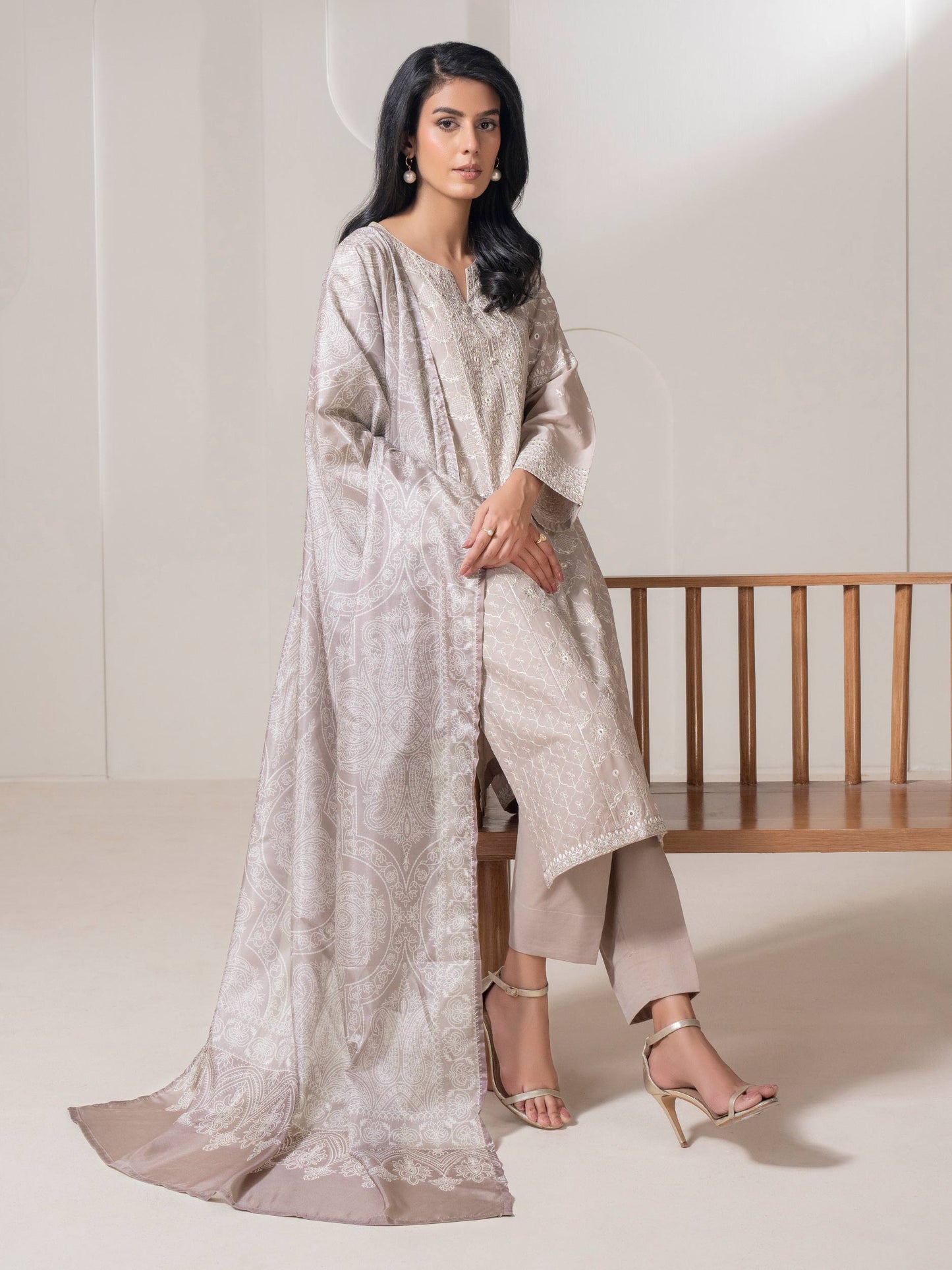 3 Piece Lawn Suit-Embroidered (Pret)