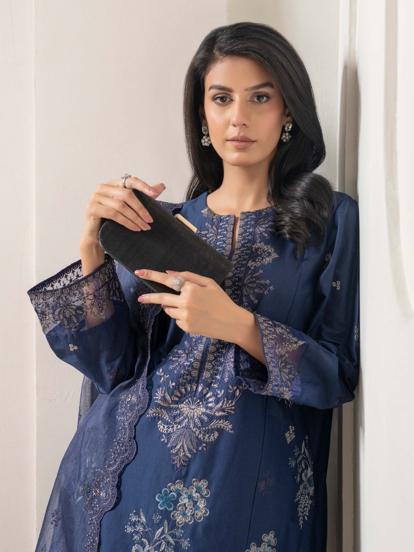 3 Piece Lawn Suit-Embroidered (Pret)
