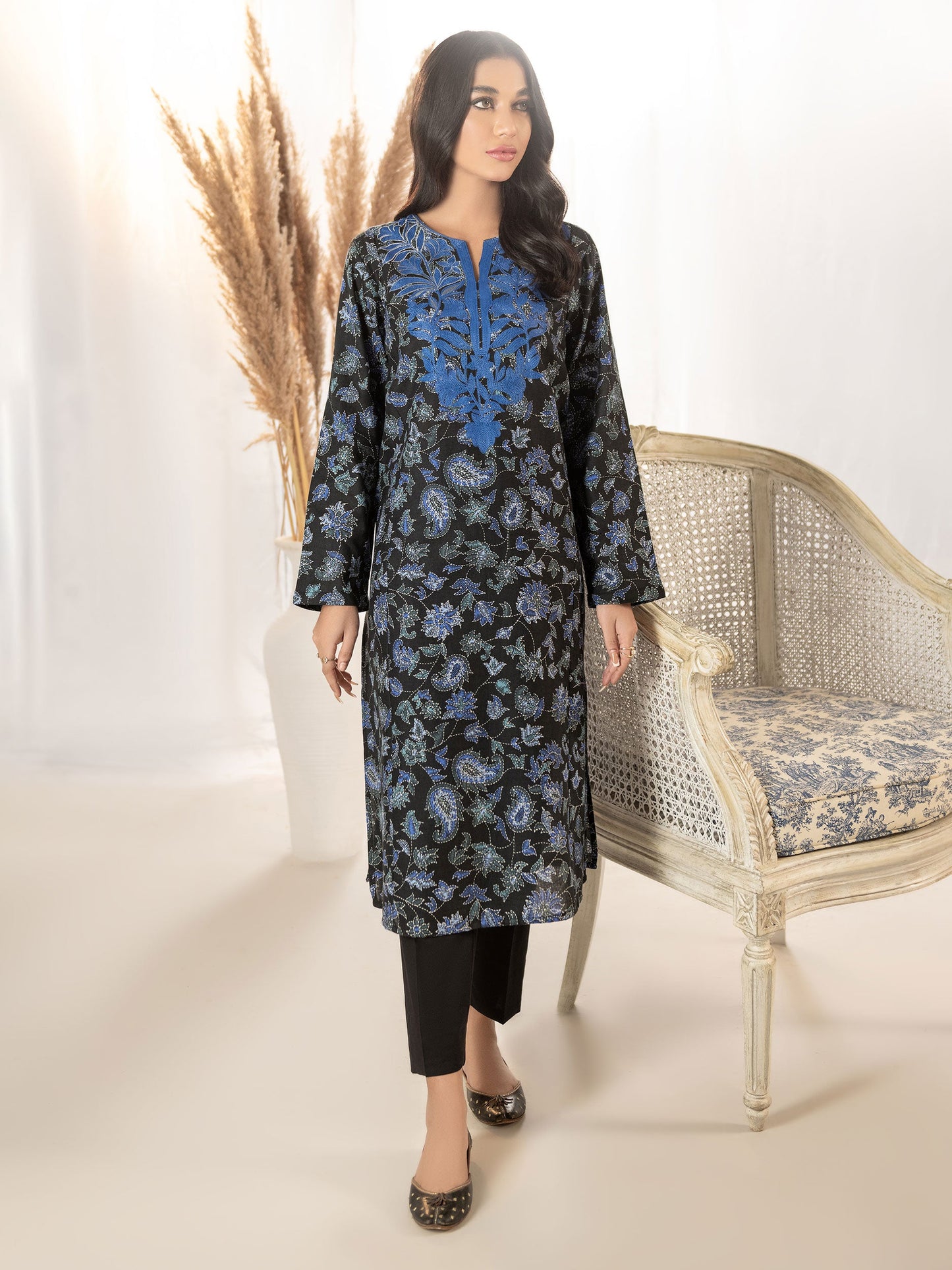 Khaddar Shirt-Embroidered(Unstitched)