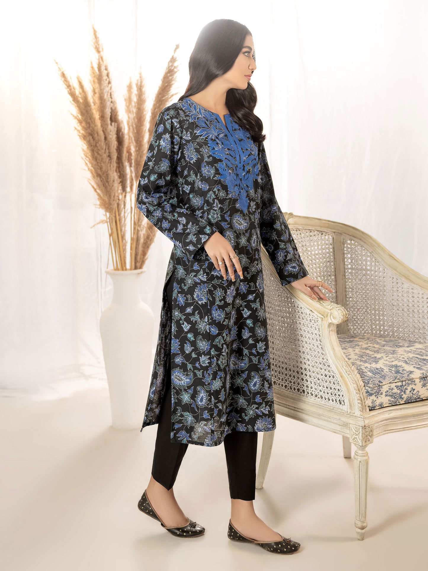 Khaddar Shirt-Embroidered(Unstitched)