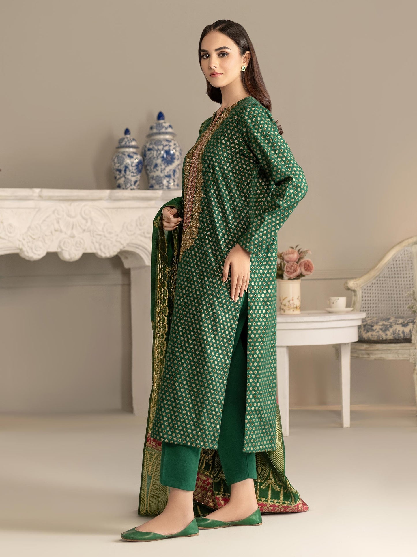 3 Piece Khaddar Suit-Embroidered(Unstitched)