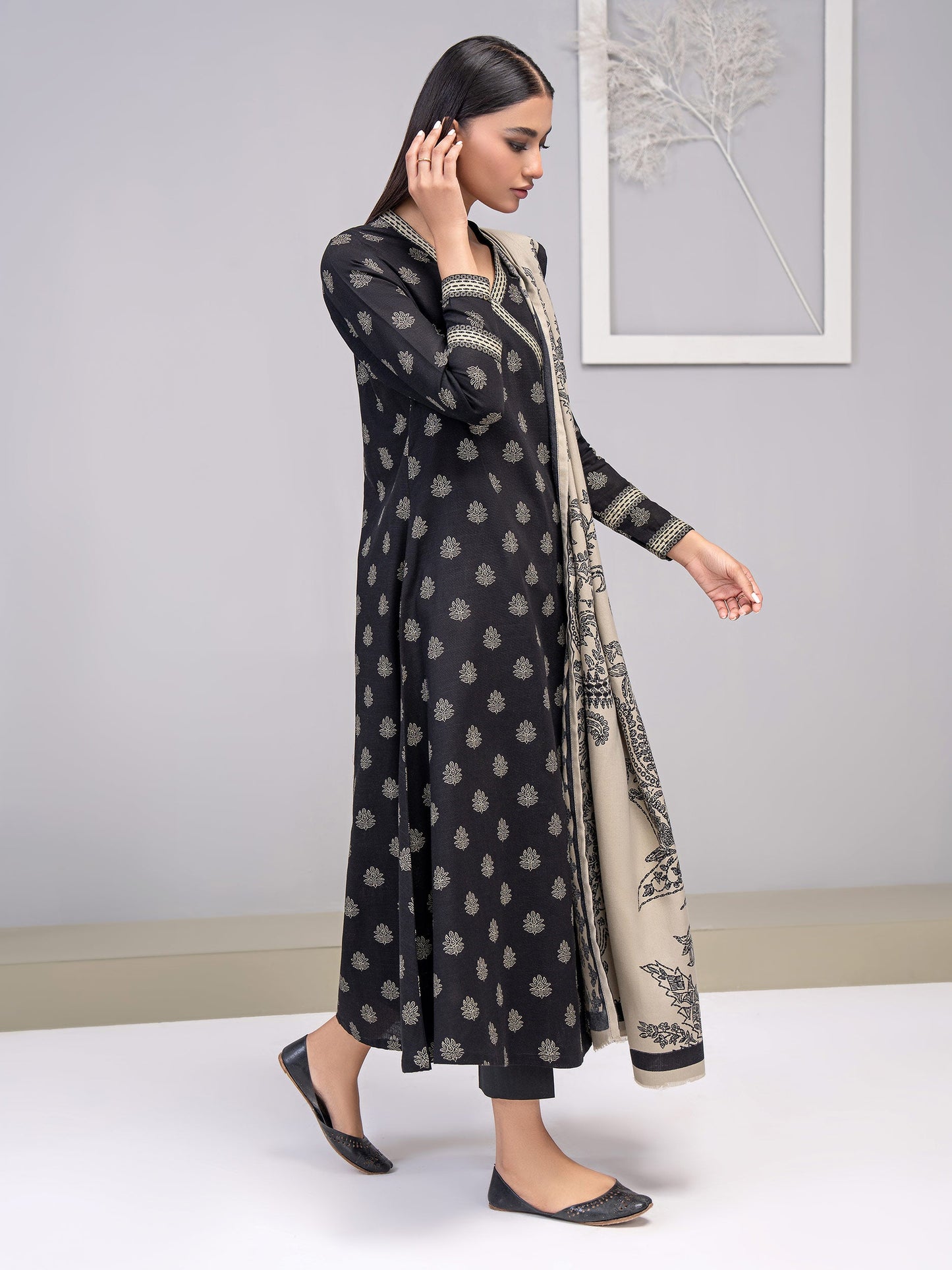 3 Piece Khaddar Suit-Printed (Unstitched)