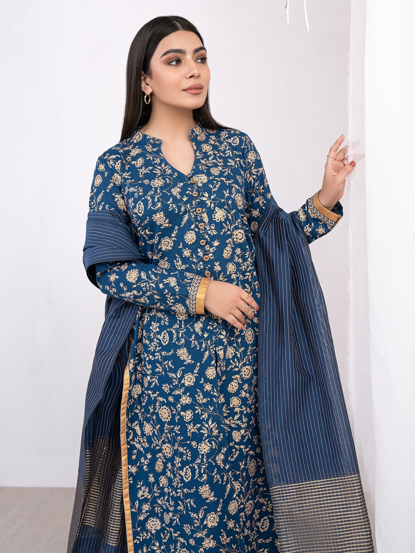 3 Piece Khaddar Suit-Printed (Unstitched)