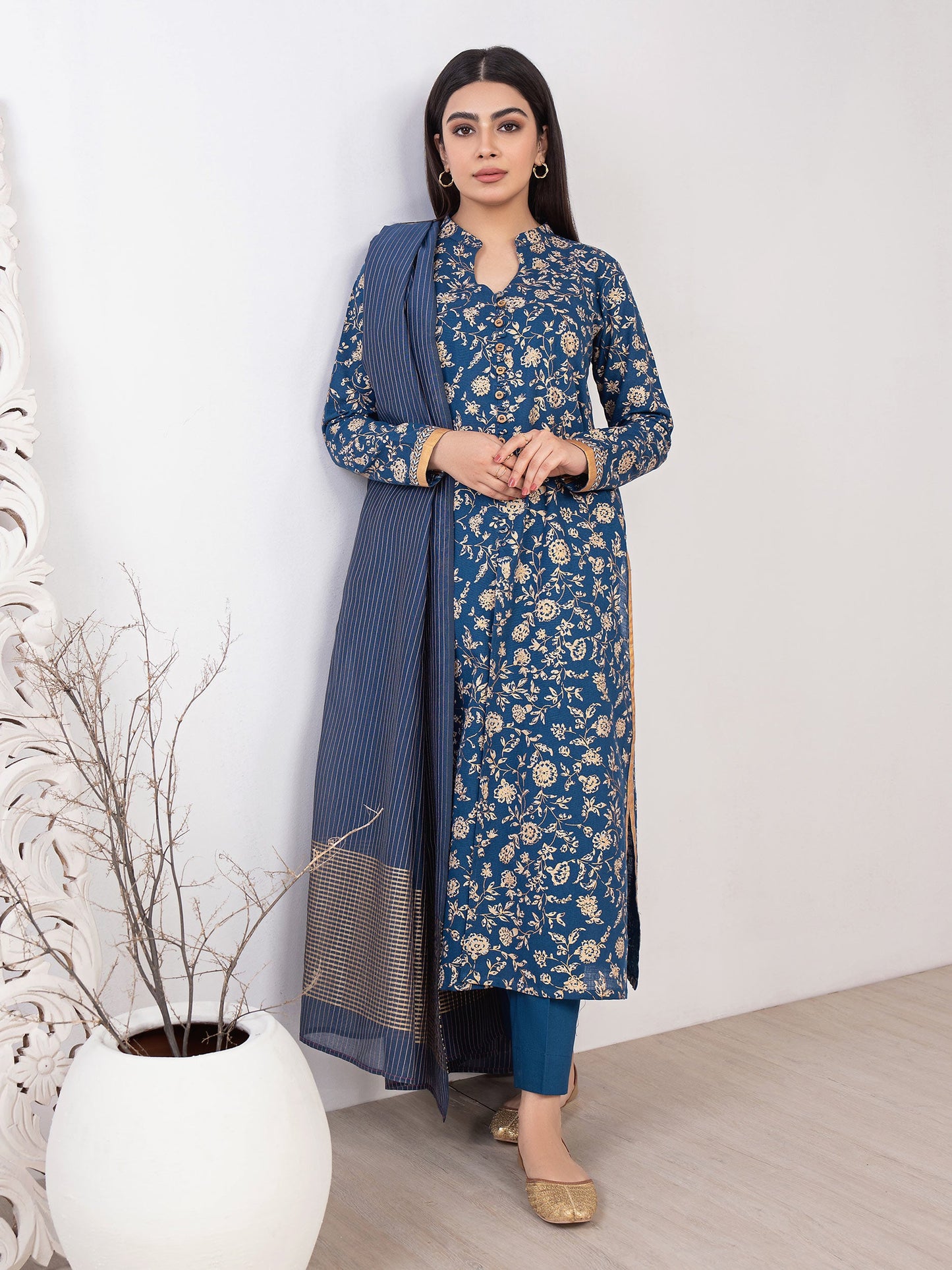 3 Piece Khaddar Suit-Printed (Unstitched)