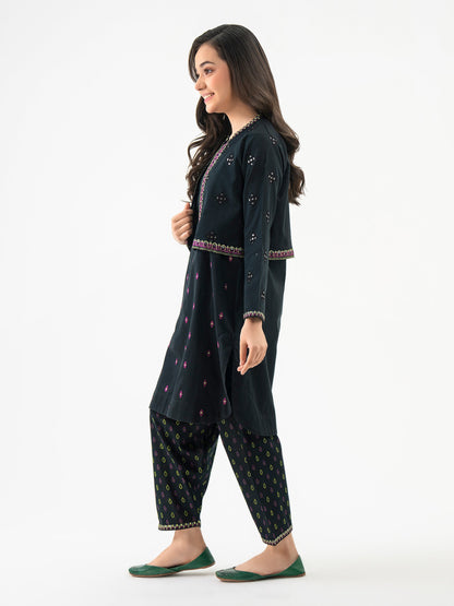 3 Piece Khaddar Suit-Embroidered (Pret)