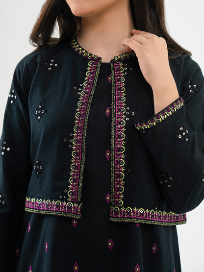 3 Piece Khaddar Suit-Embroidered (Pret)