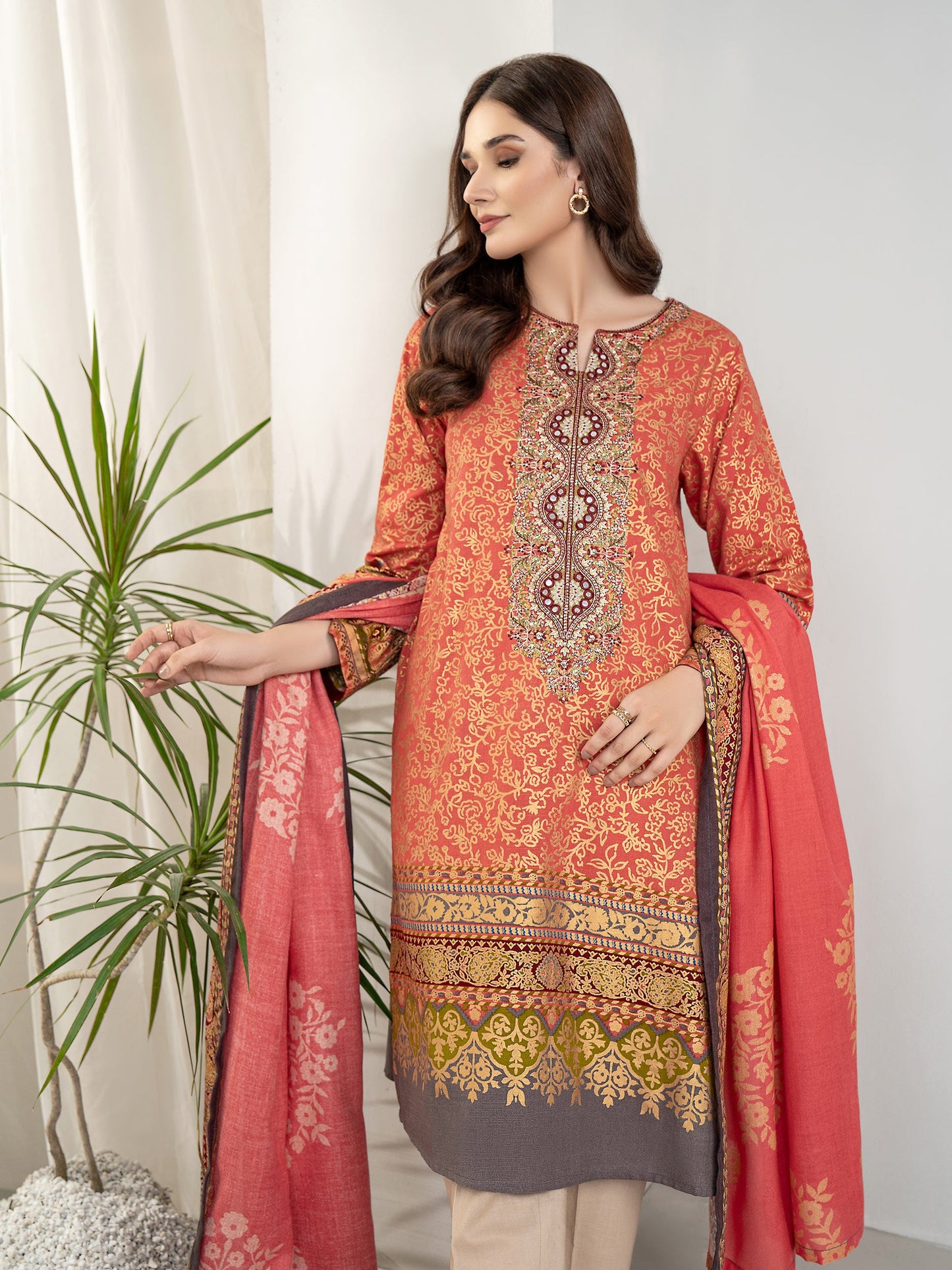2 Piece Khaddar Suit-Embroidered (Unstitched)