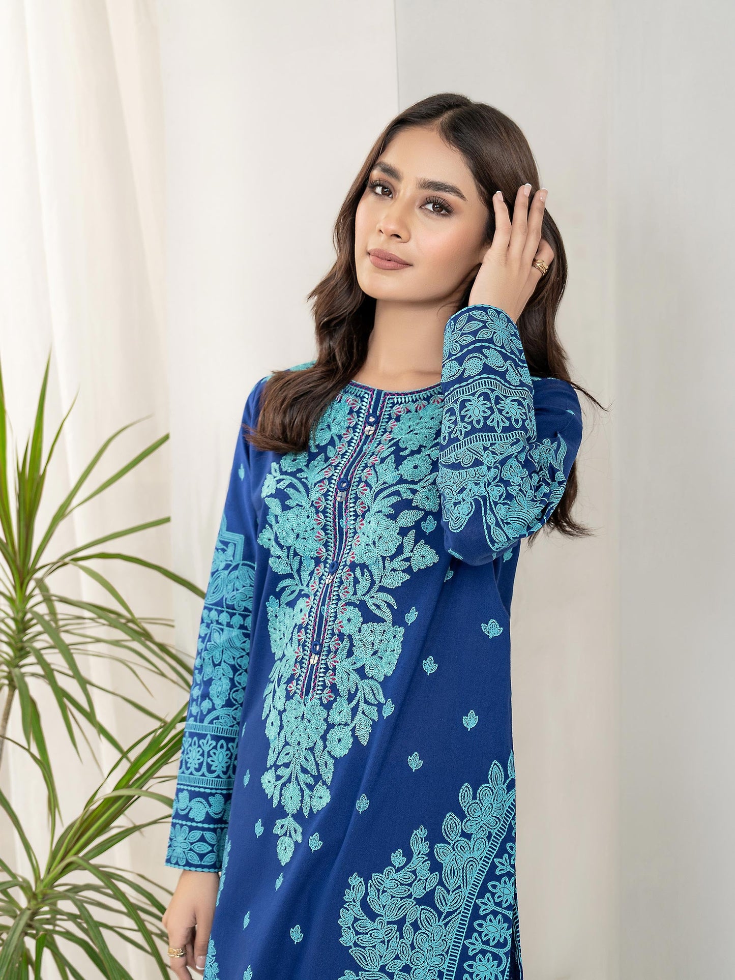 2 Piece Khaddar Suit-Embroidered(Unstitched)