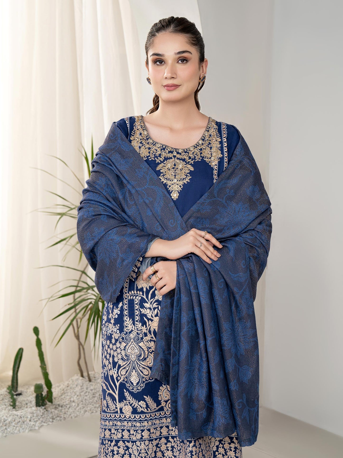 2 Piece Khaddar Suit-Embroidered (Unstitched)