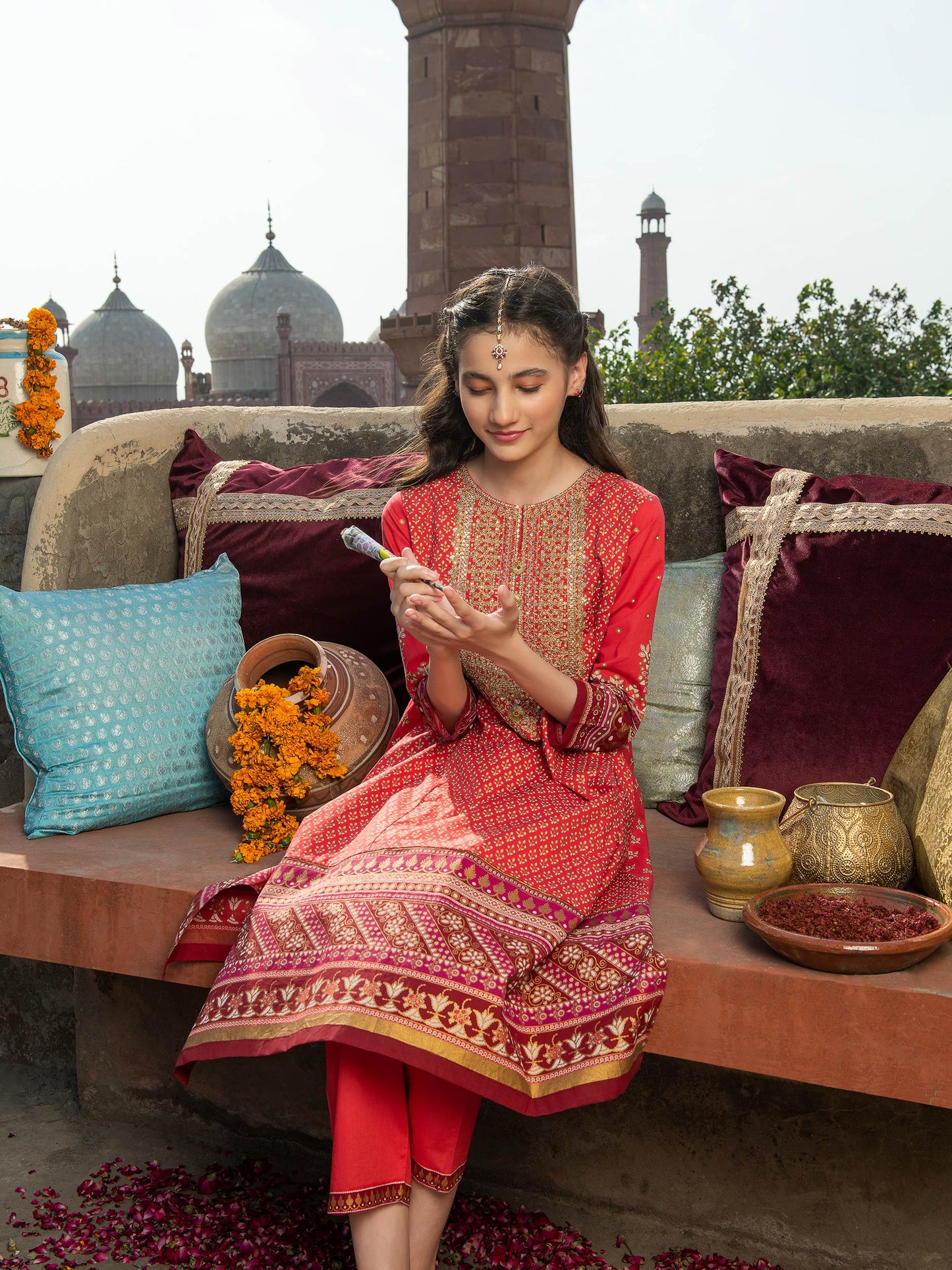 2 Piece Lawn Suit-Gold Paste Print (Pret)