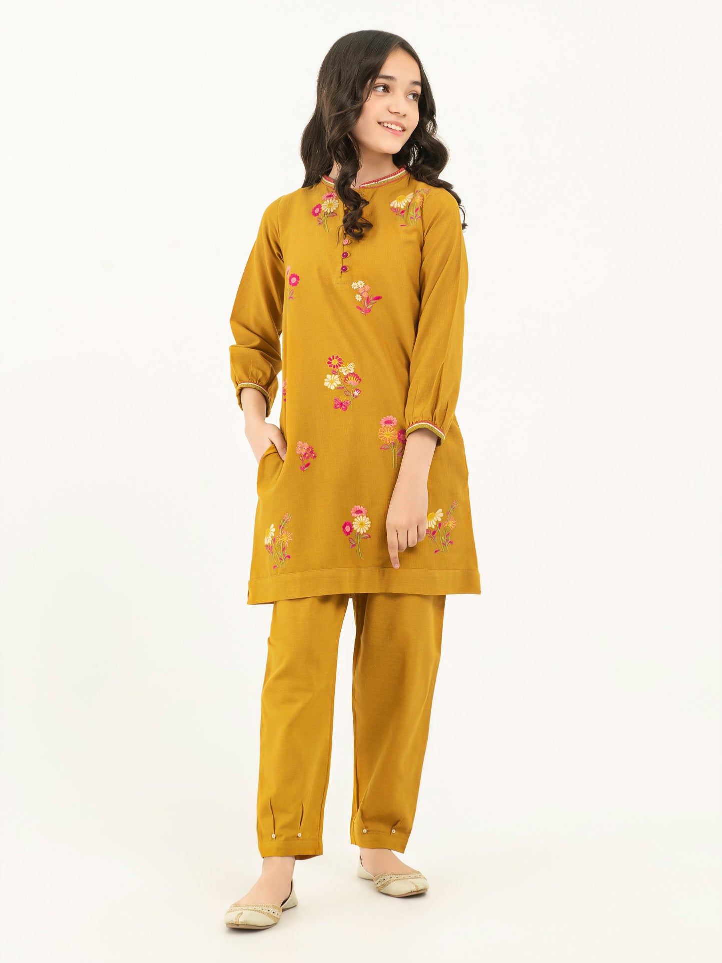 2 Piece Khaddar Suit-Embroidered (Pret)
