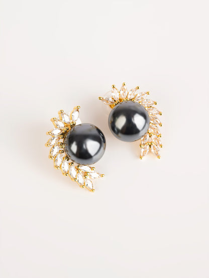 Curvy Pearl Earrings