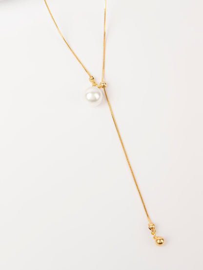 Minimal Pearl Necklace