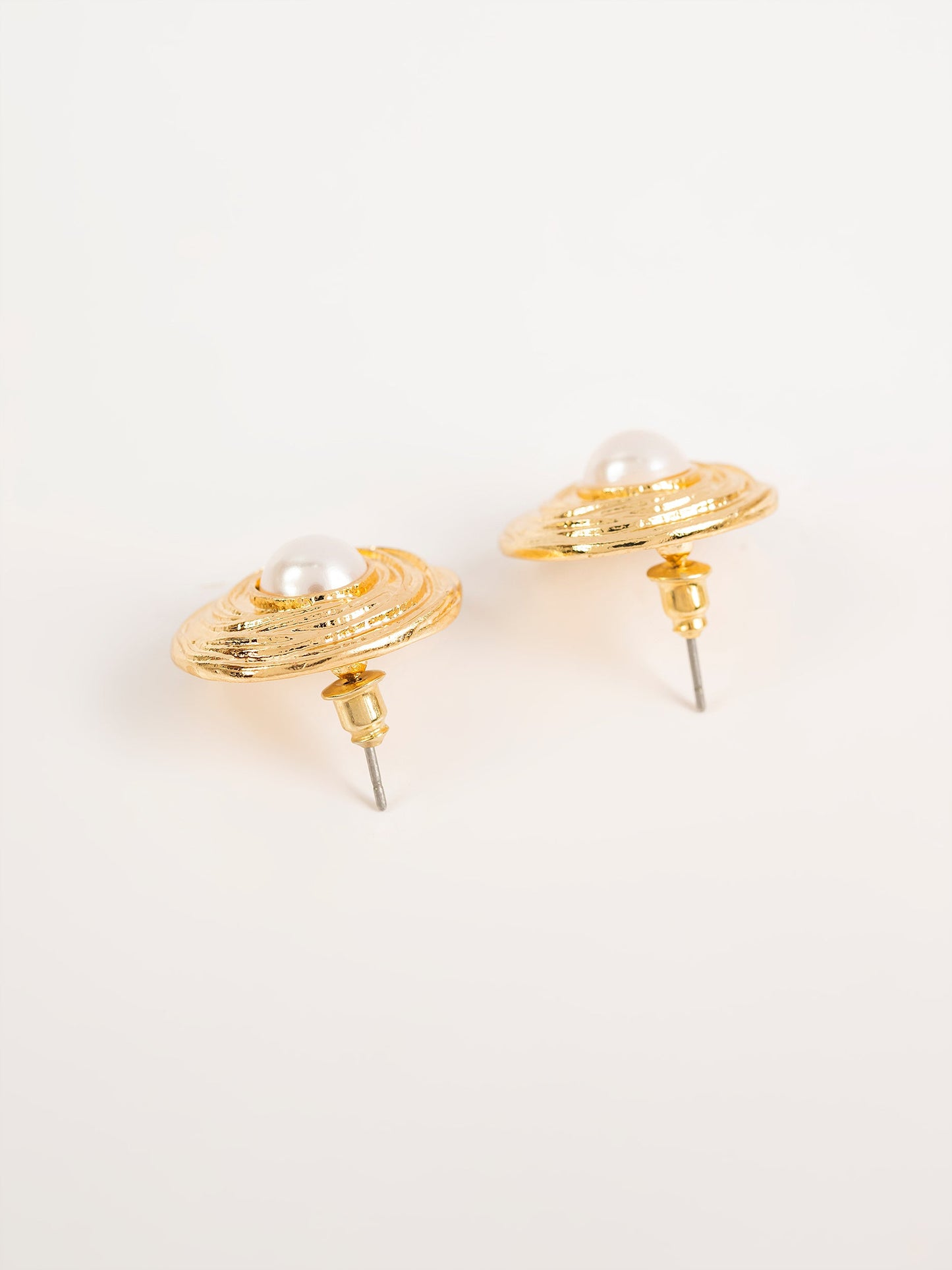 Pearl In a Swirl Studs