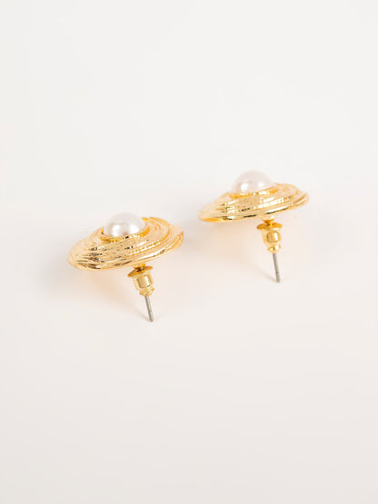 Pearl In a Swirl Studs