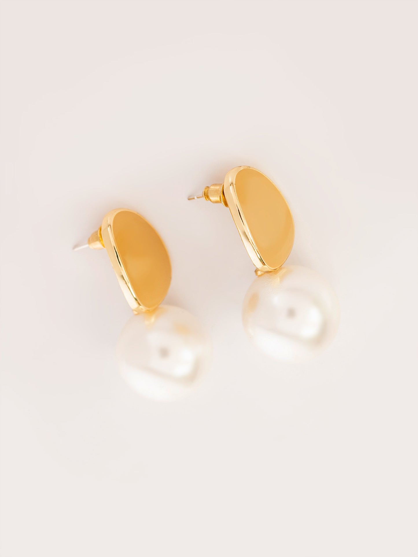 Dangling Pearl Earrings
