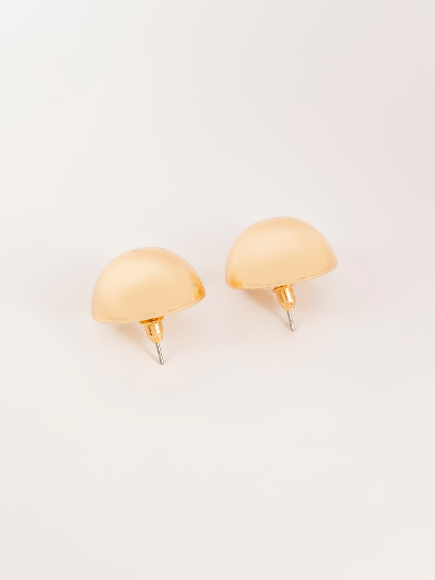 Round Studs