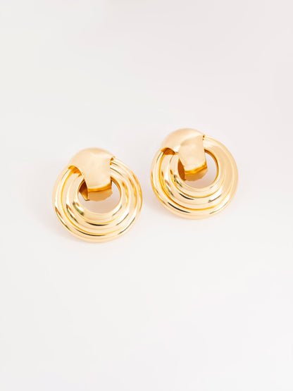 Interlocked Round Studs
