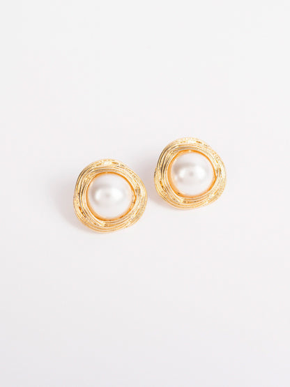 Hallow Earrings