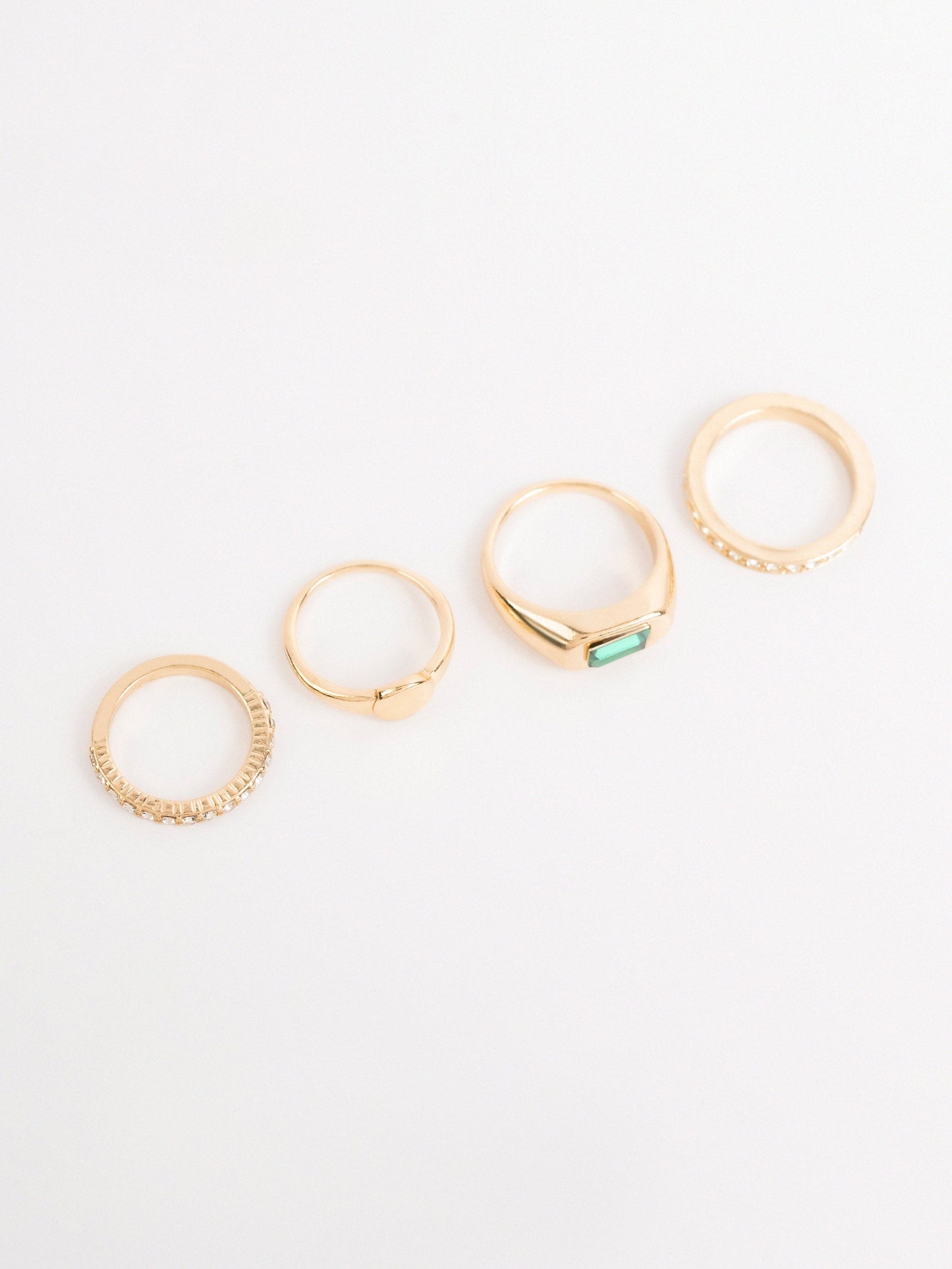 Emraled Stone Ring Set