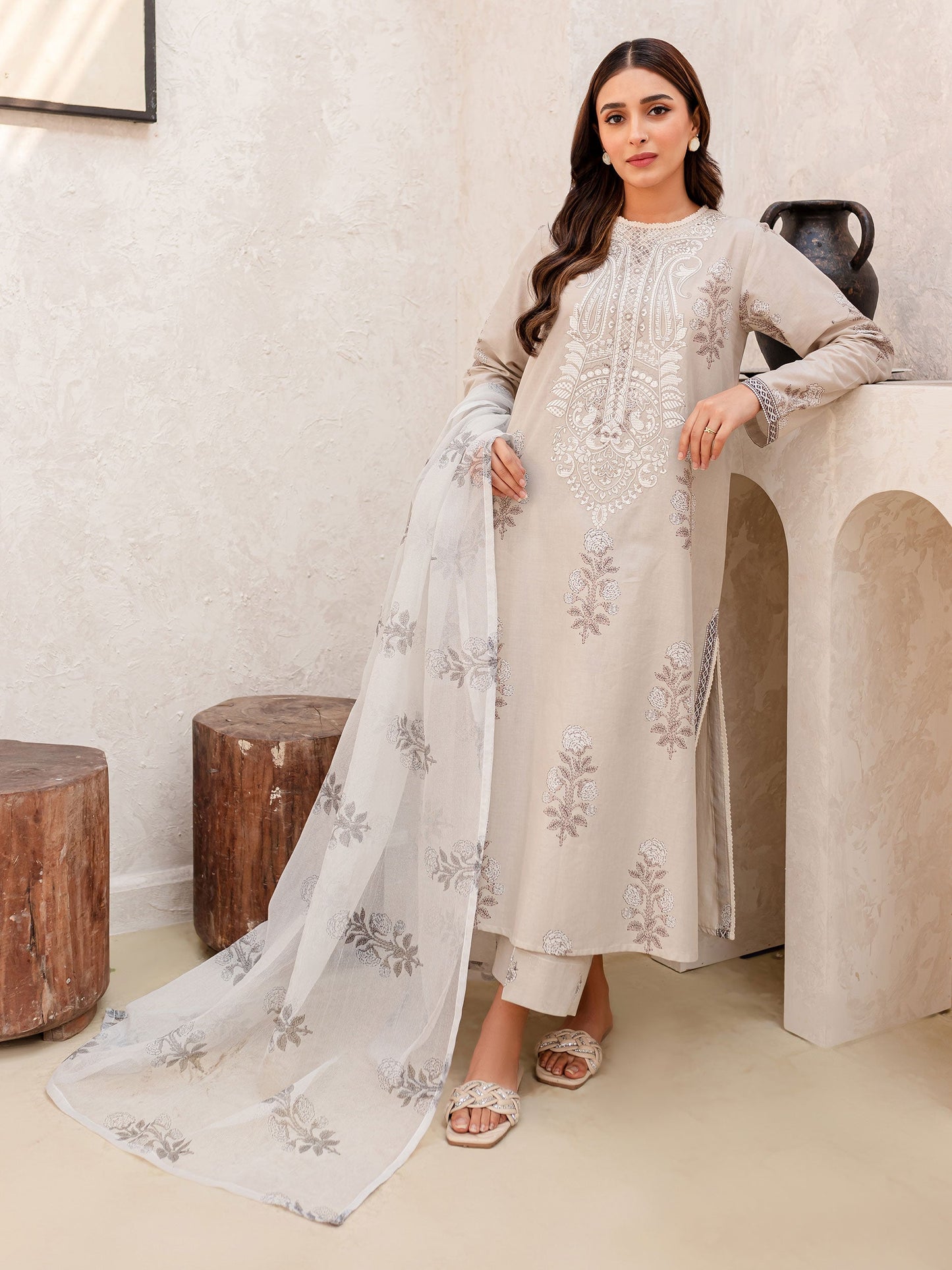 3 Piece Lawn Suit-Embroidered (Unstitched)