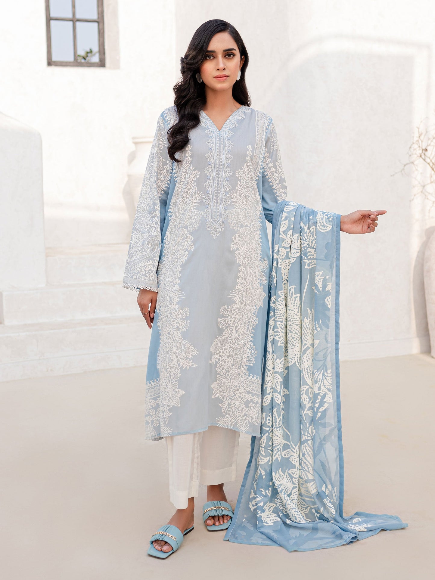 2 Piece Lawn Suit-Embroidered (Unstitched)