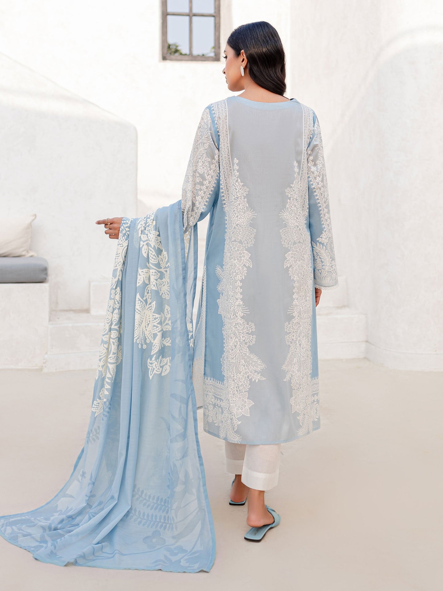 2 Piece Lawn Suit-Embroidered (Unstitched)