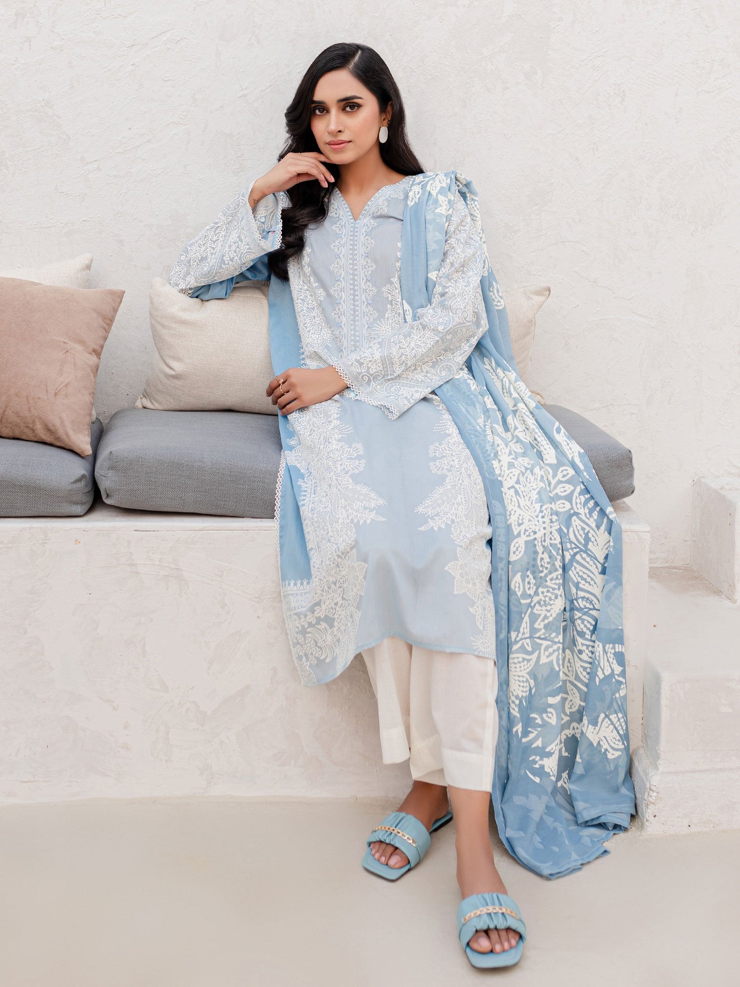 2 Piece Lawn Suit-Embroidered (Unstitched)