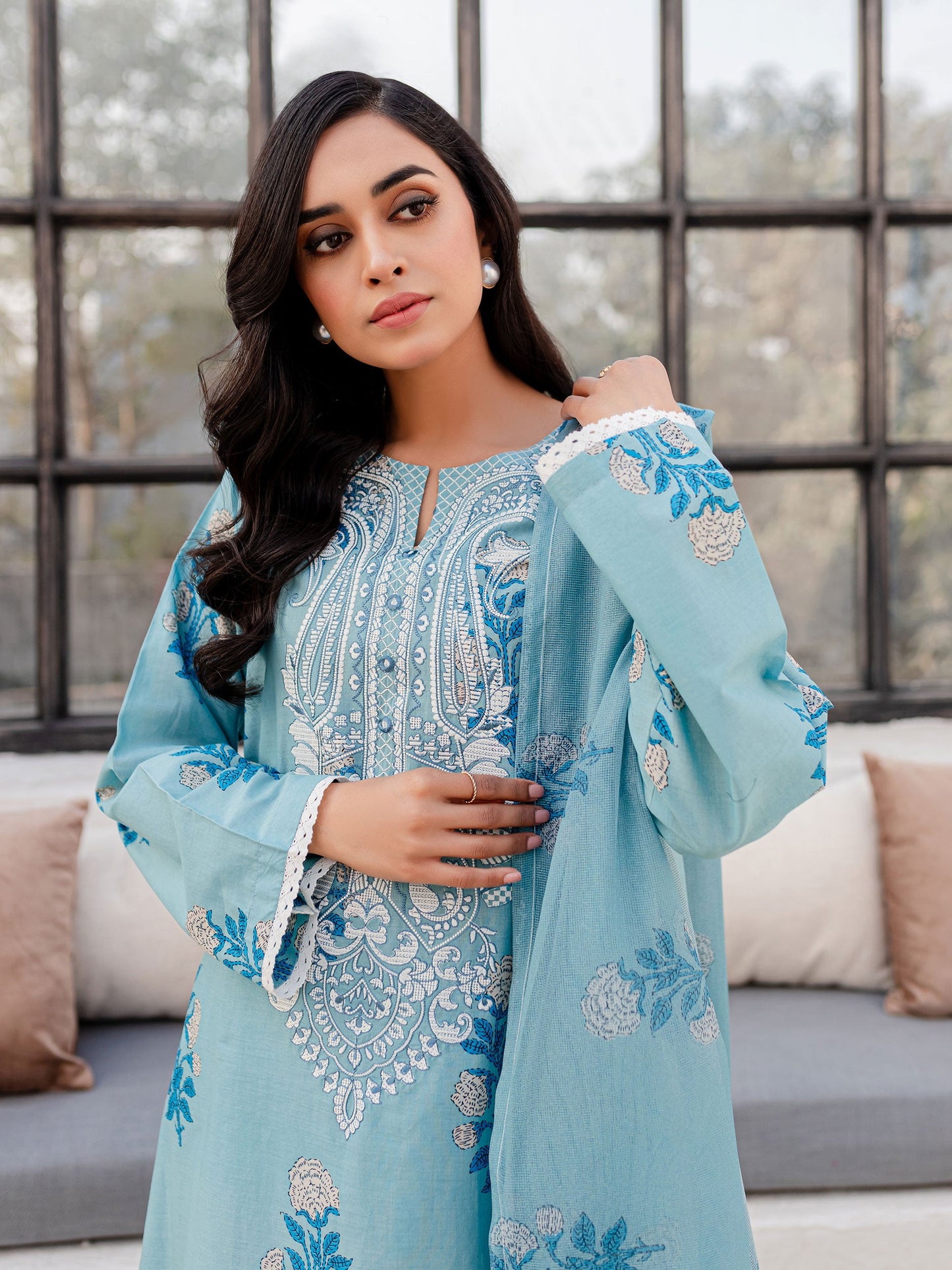 3 Piece Lawn Suit-Embroidered (Unstitched)