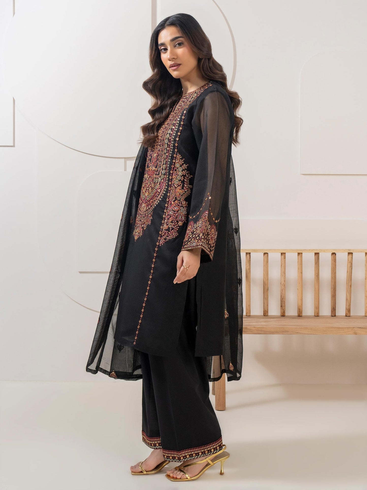 3 Piece Rajjo Net Suit-Embroidered (Pret)