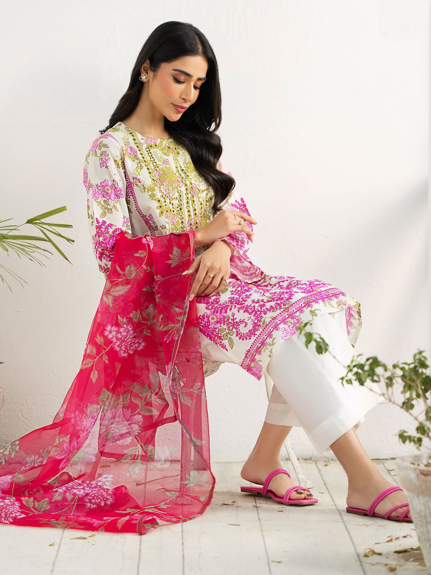 3 Piece Lawn Suit-Embroidered (Unstitched)
