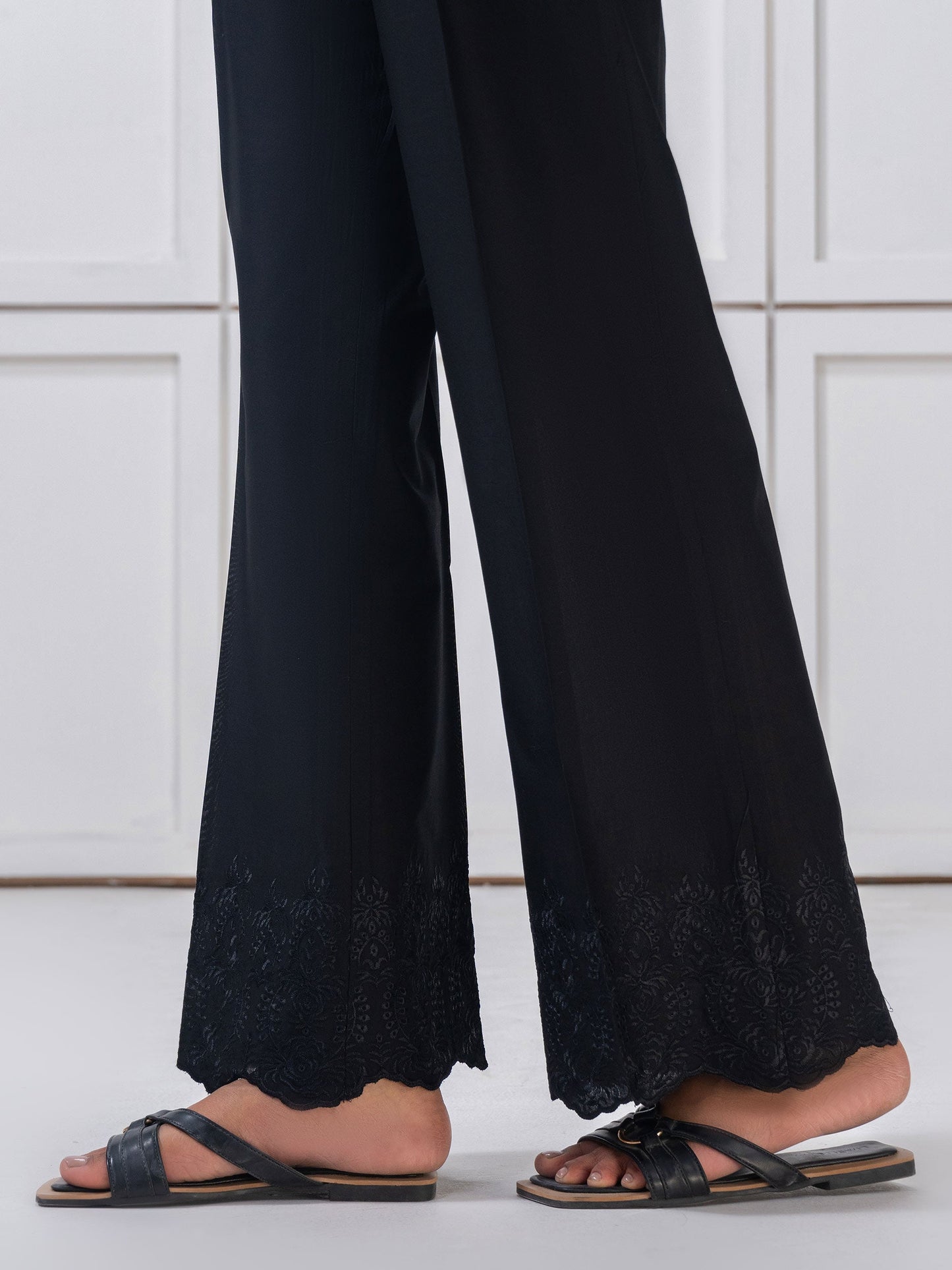 Lawn Trouser-Embroidered (Pret)