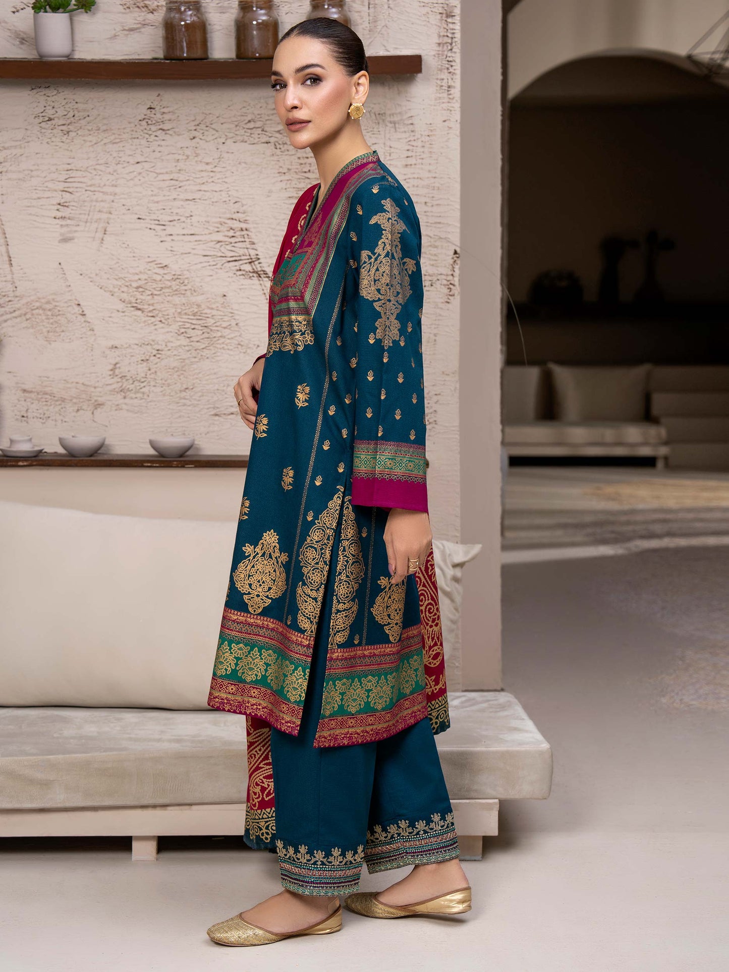 3 Piece Khaddar Suit-Embroidered (Unstitched)