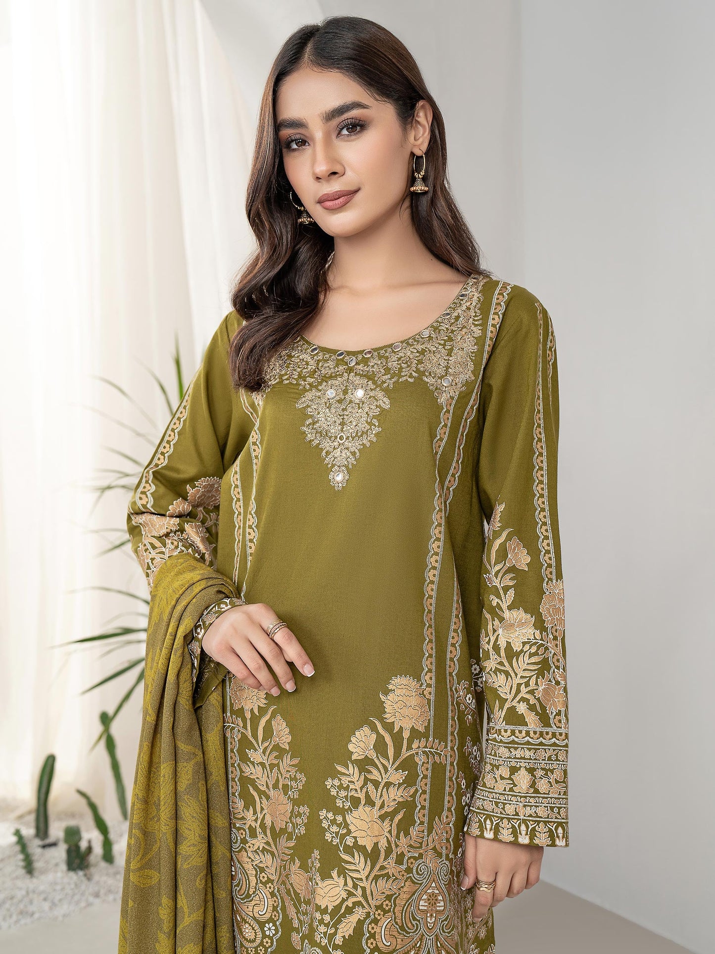 2 Piece Khaddar Suit-Embroidered (Unstitched)