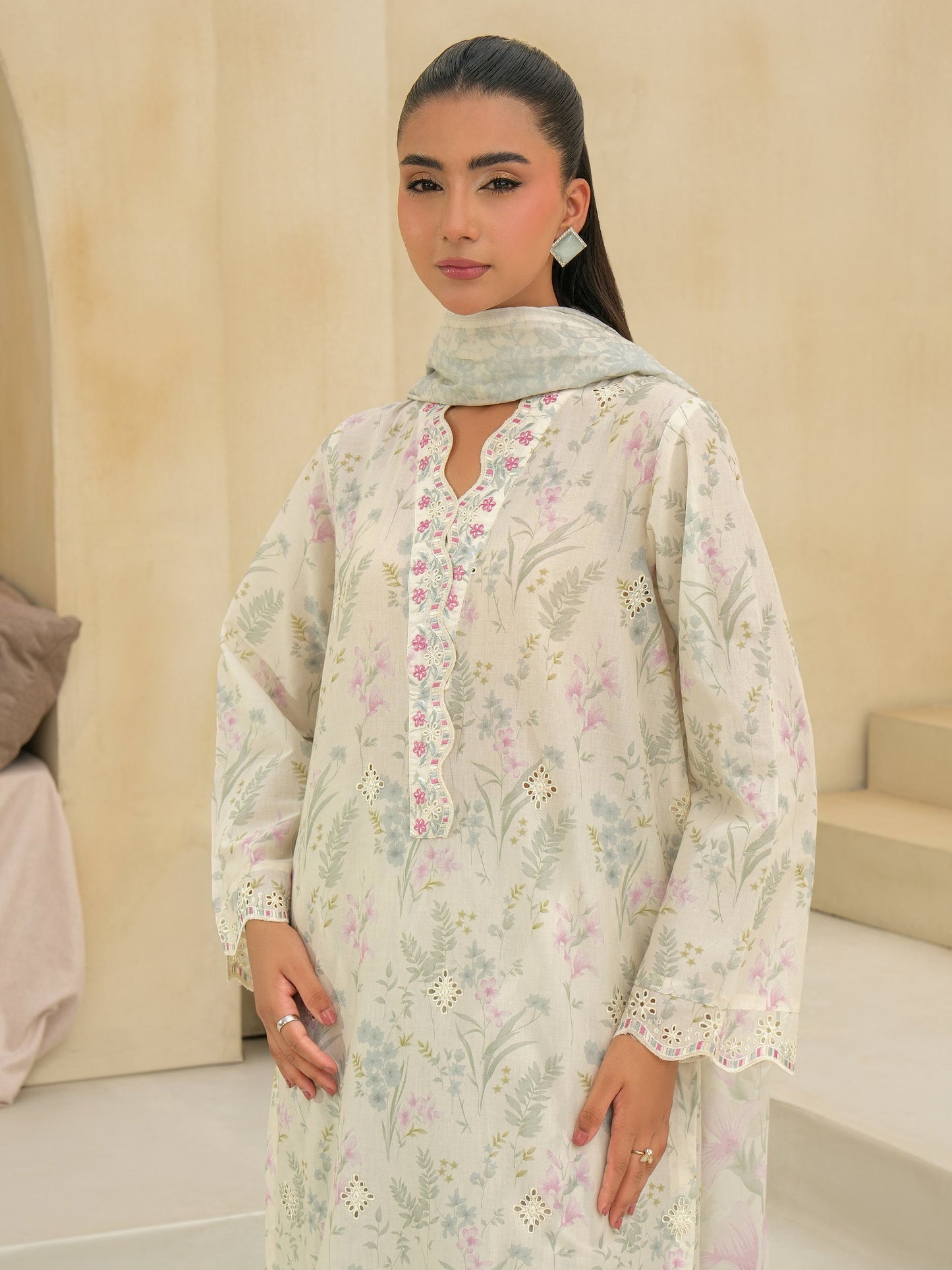 3 Piece Lawn Suit-Embroidered (Unstitched)