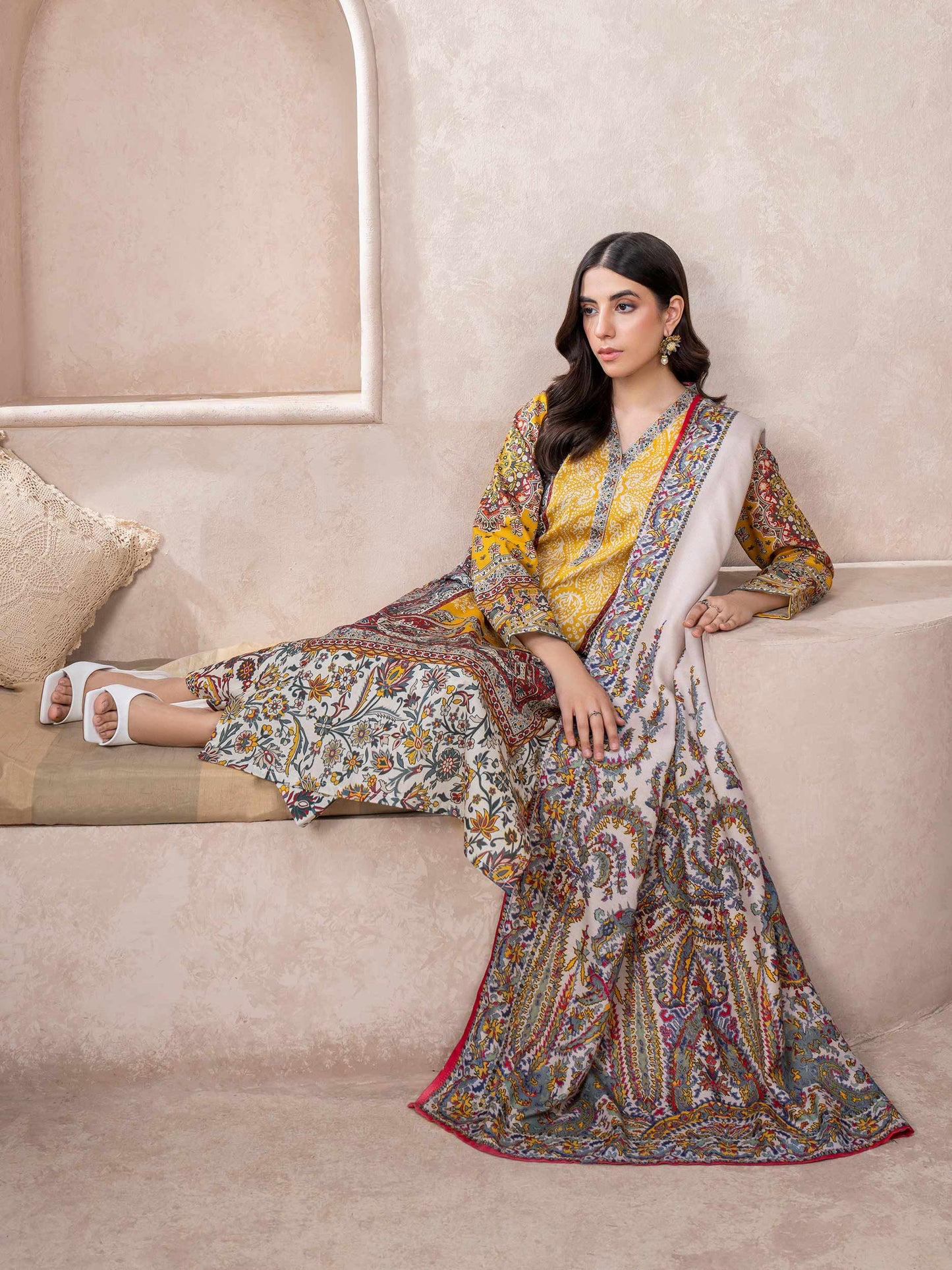 3 Piece Khaddar Suit-Printed (Unstitched)