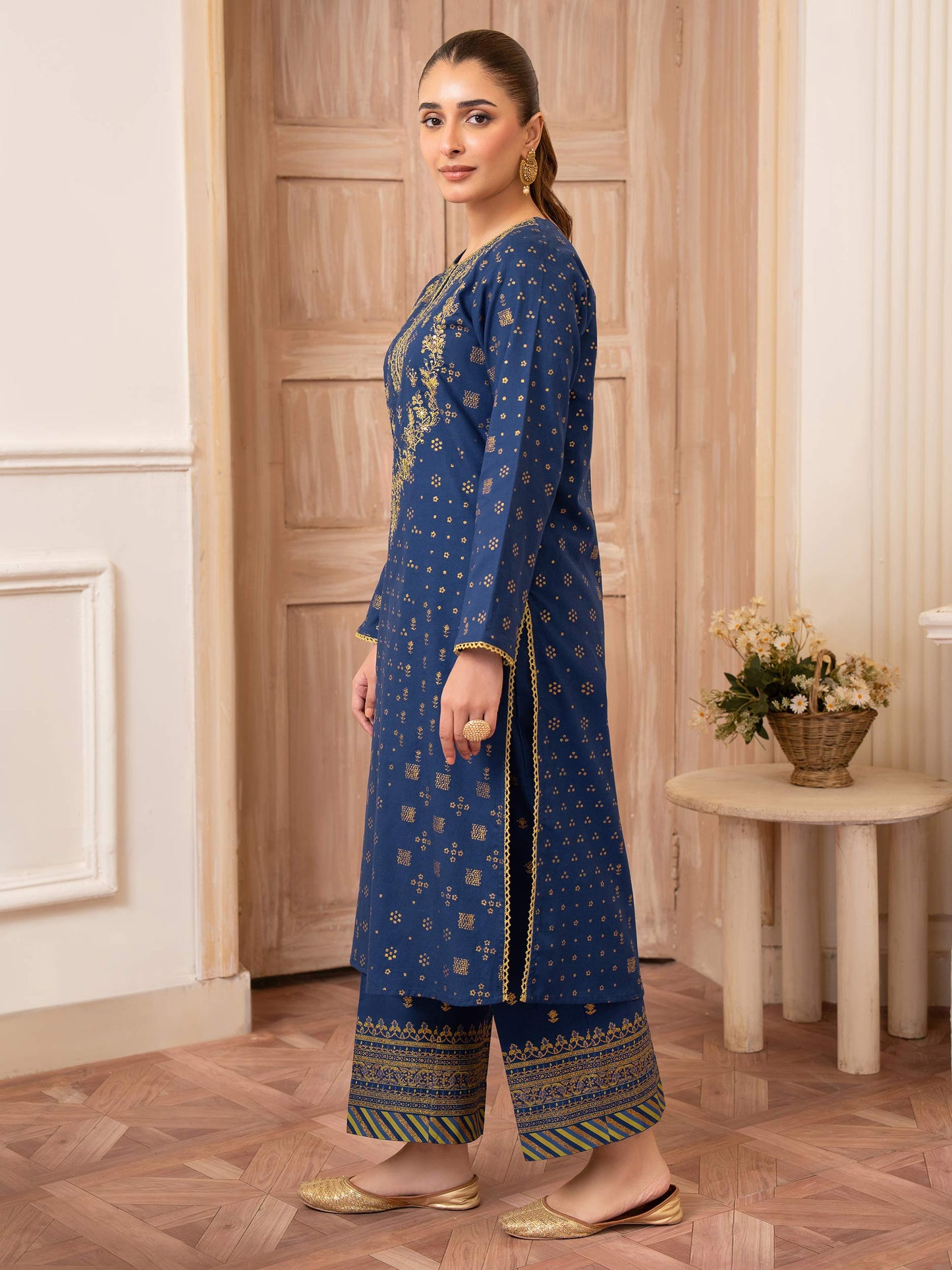 2 Piece Khaddar Suit-Embroidered (Unstitched)
