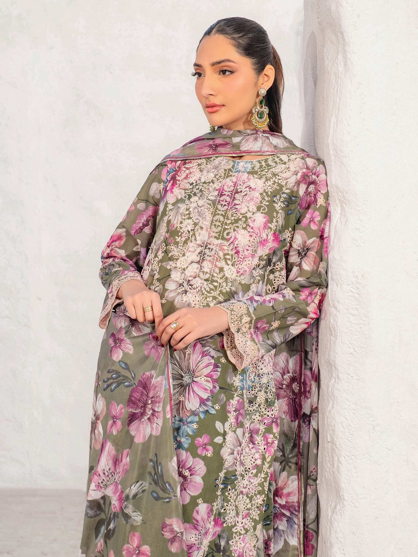 3 Piece Lawn Suit-Embroidered (Unstitched)