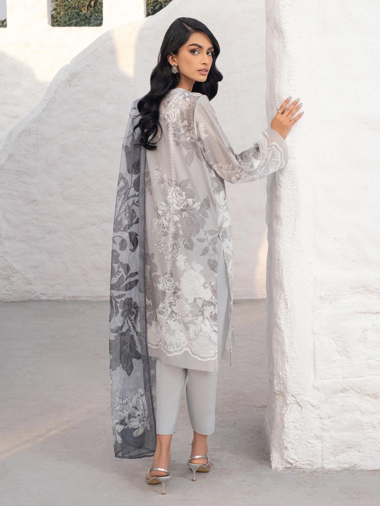 3 Piece Lawn Suit-Embroidered (Unstitched)