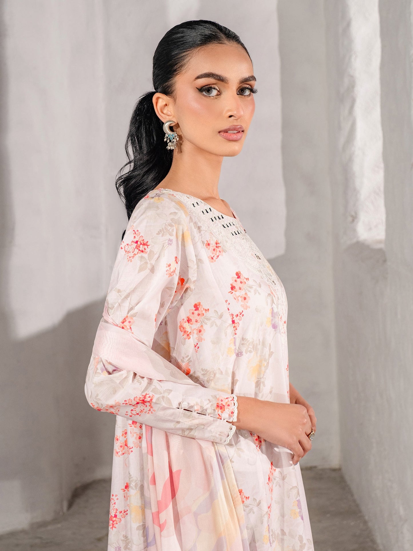 3 Piece Lawn Suit-Embroidered (Unstitched)