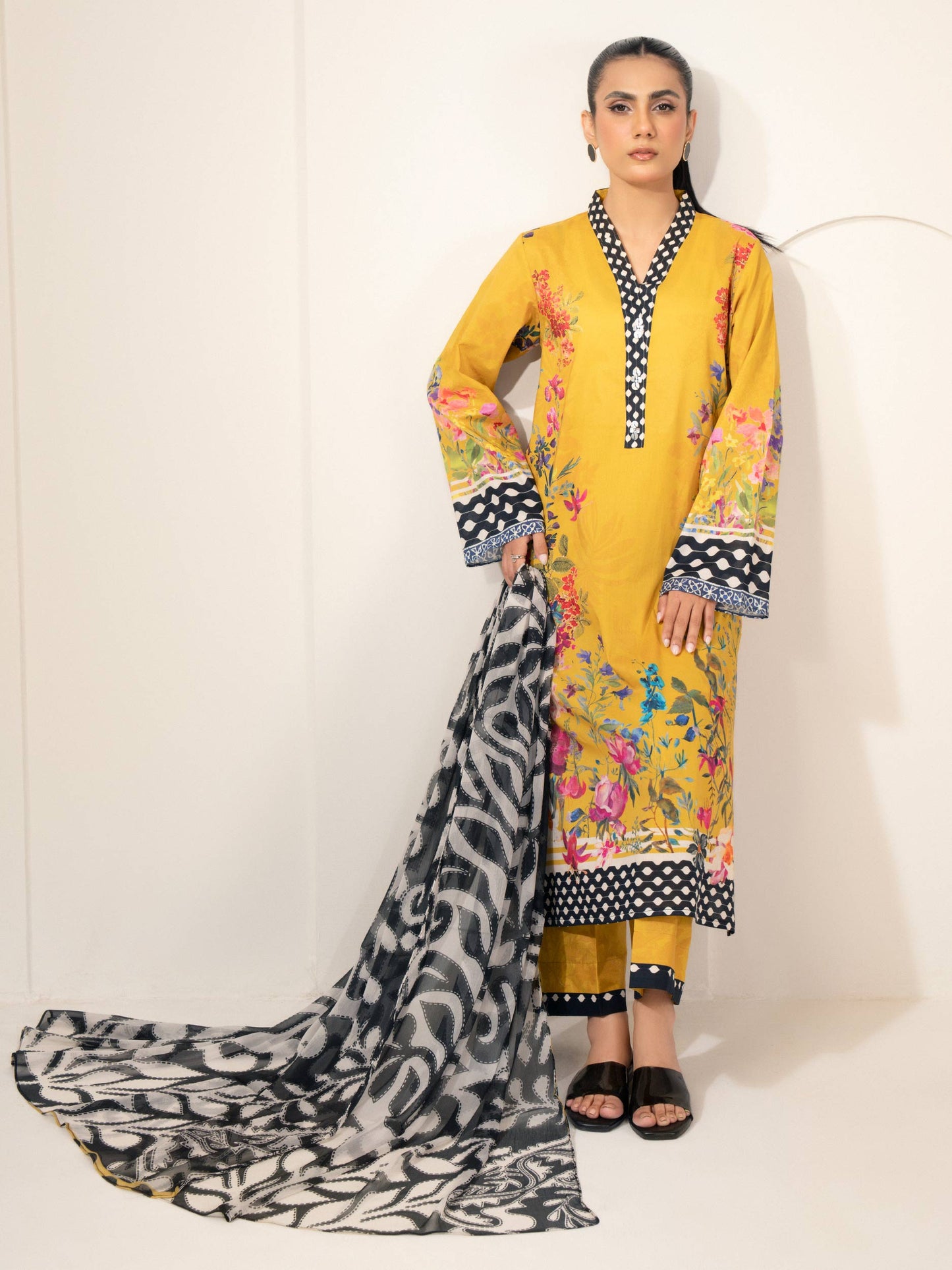 3 Piece Lawn Suit-Printed (Unstitched)