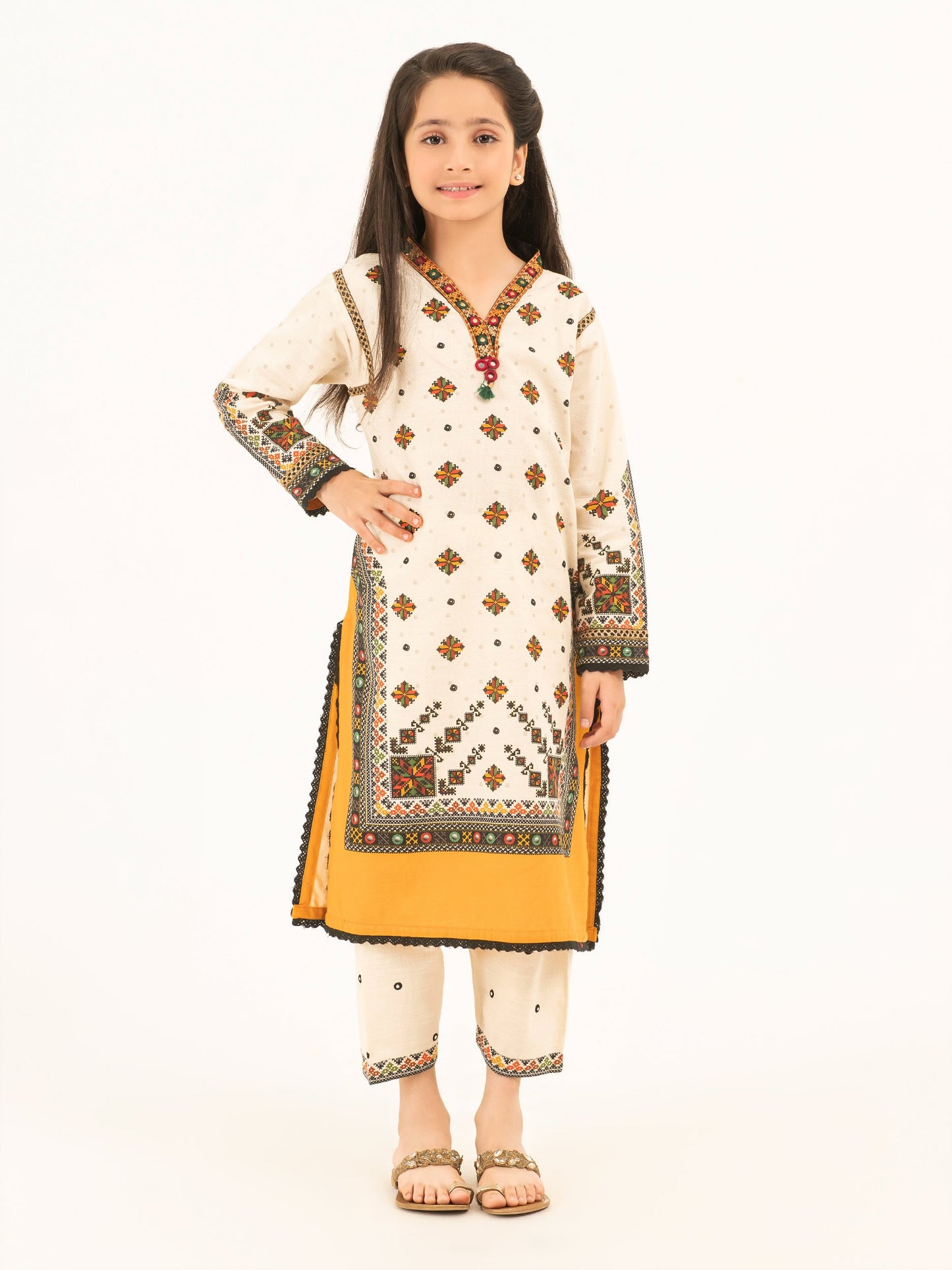 2 Piece Khaddar Suit-Embroidered (Pret)