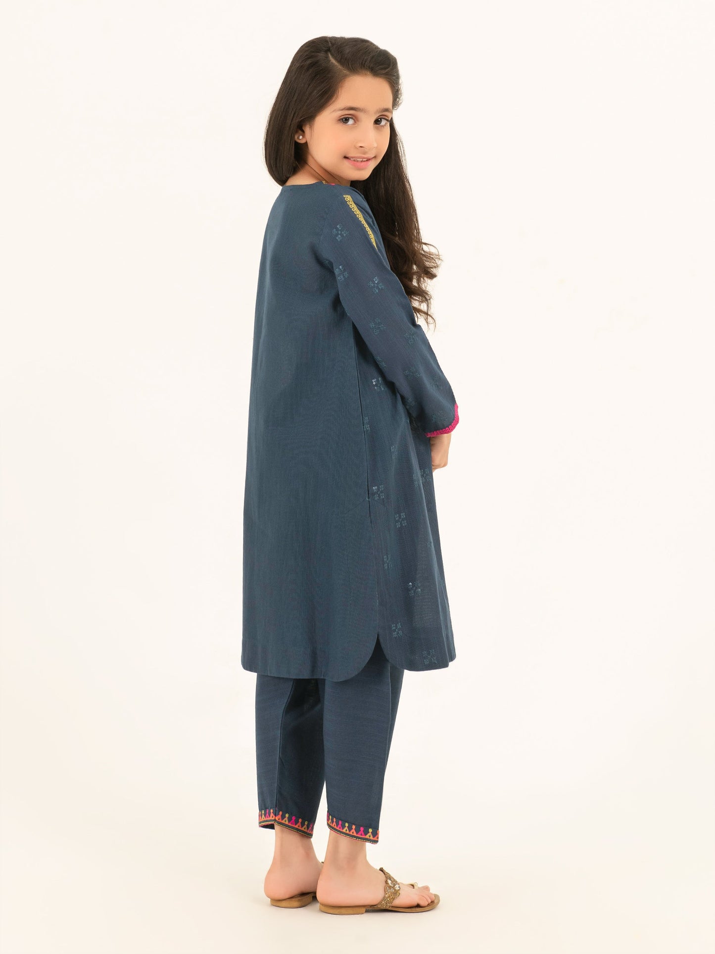 2 Piece Khaddar Suit-Embroidered (Pret)