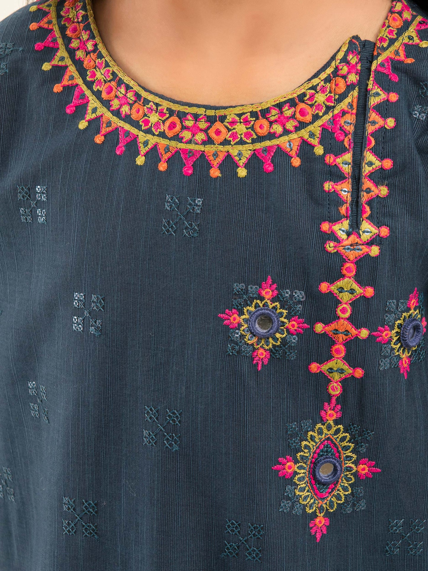2 Piece Khaddar Suit-Embroidered (Pret)