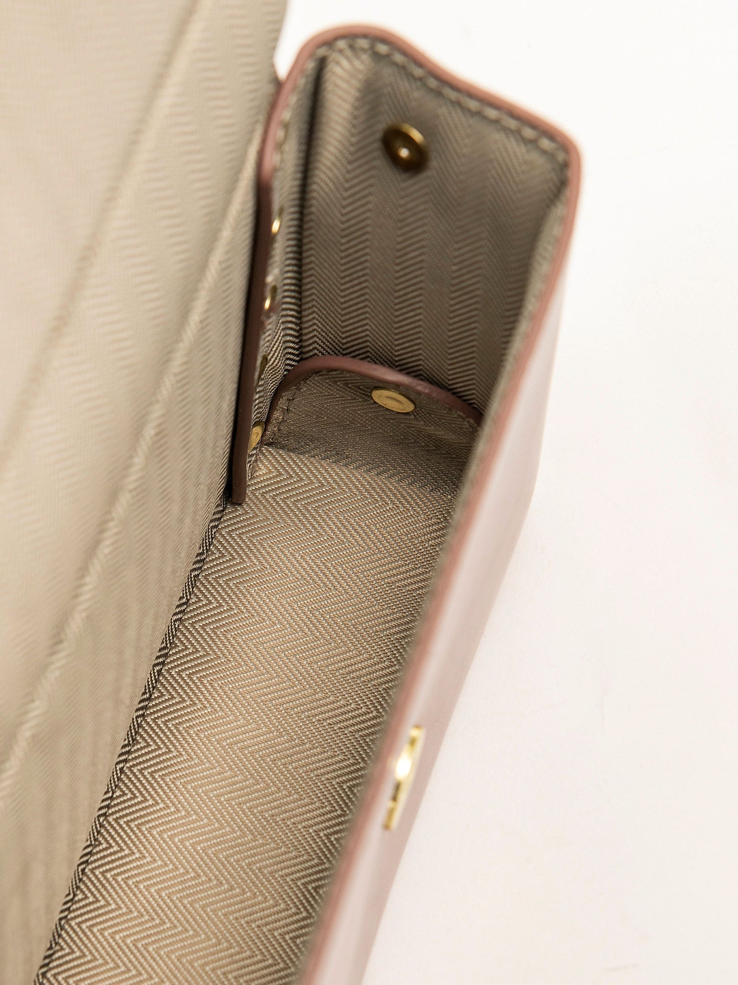 Pearl Box Clutch