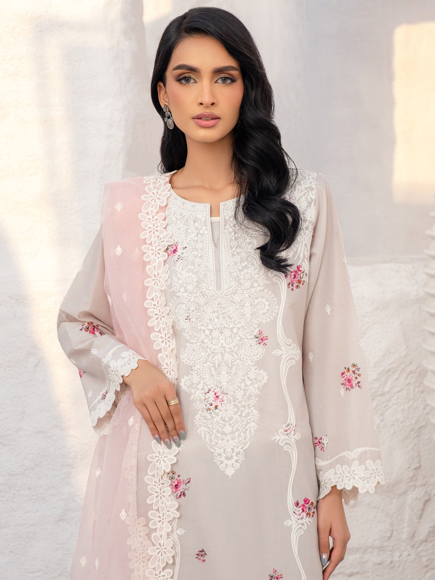 3 Piece Lawn Suit-Embroidered (Unstitched)
