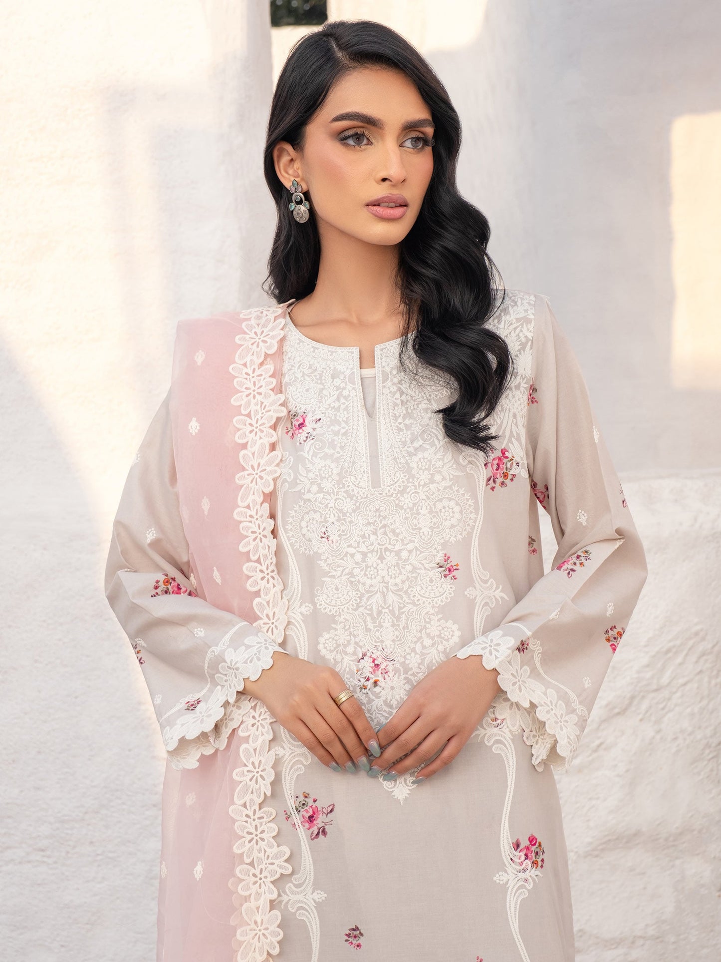 3 Piece Lawn Suit-Embroidered (Unstitched)