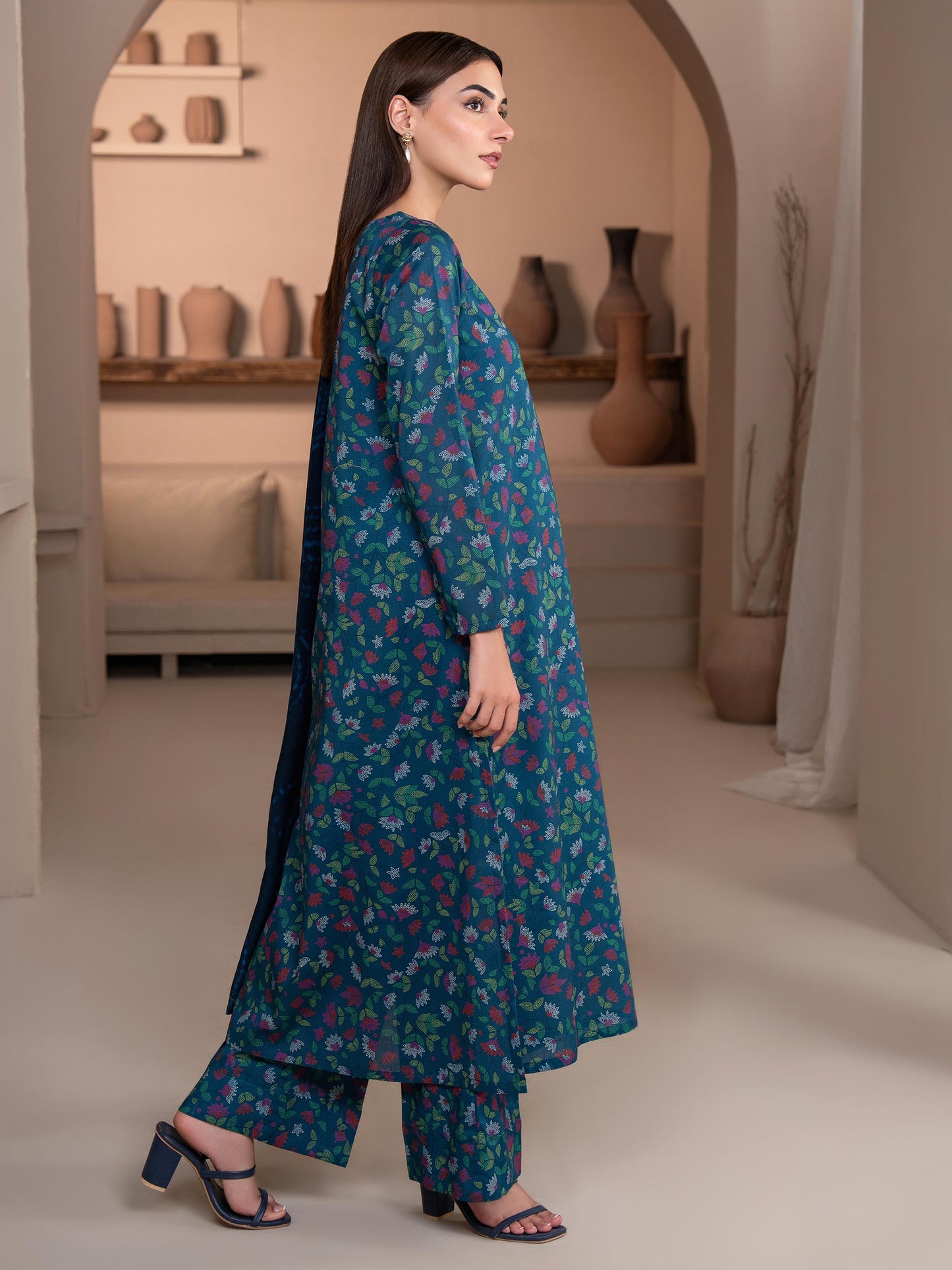 3 Piece Khaddar Suit-Printed (Unstitched)